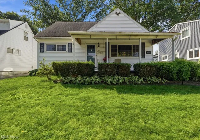 Photo 2 of Single family home for sale at 318 Lehigh Ave, Cuyahoga Falls, OH 44221 | MLS# 5240097 | Listing updated on 2026-09-15