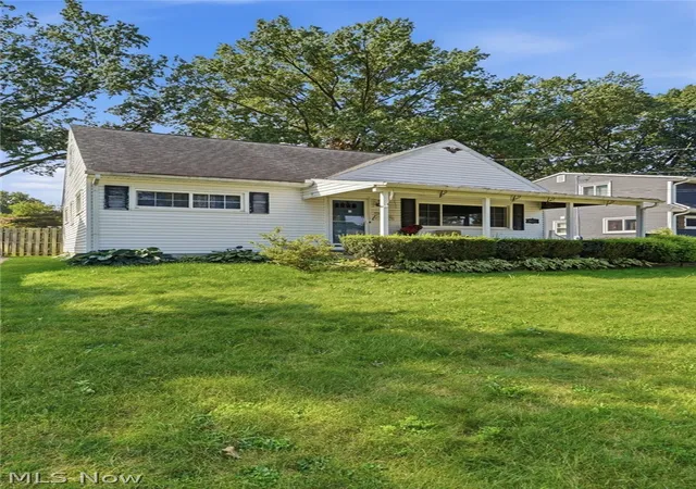 Photo 3 of Single family home for sale at 318 Lehigh Ave, Cuyahoga Falls, OH 44221 | MLS# 5240097 | Listing updated on 2026-09-15