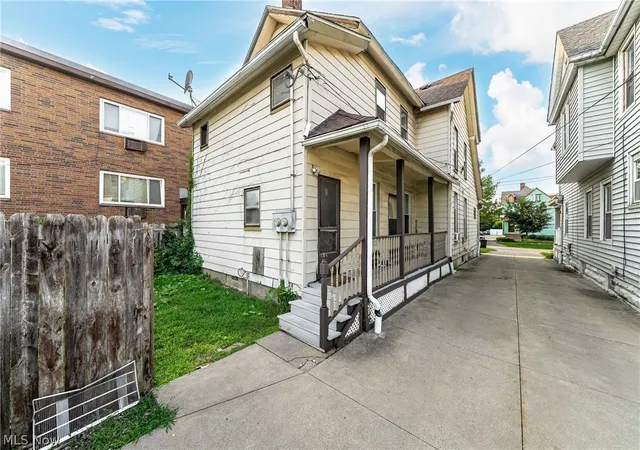 Photo 3 of House for sale at 2809 Archwood Ave, Cleveland, OH 44109 | MLS# 5240417 | Listing updated on 2026-09-09