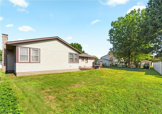 Photo 3 of Single family home for sale at 12534 Springwater Ave Nw, Uniontown, OH 44685 | MLS# 5239603 | Listing updated on 2026-10-02