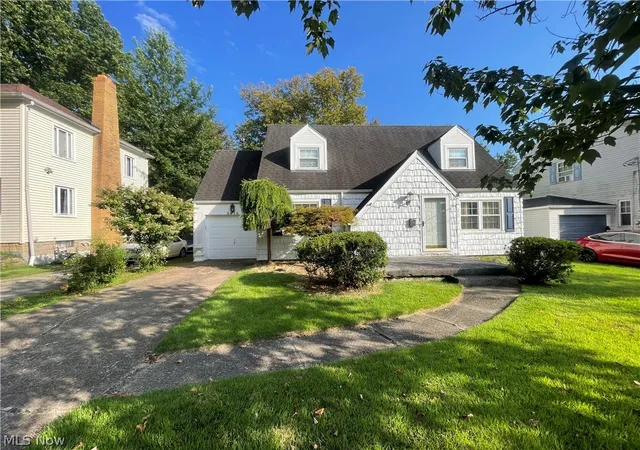 Photo 2 of Single family home for sale at 3910 Palisades Dr, Weirton, WV 26062 | MLS# 5230437 | Listing updated on 2026-09-02