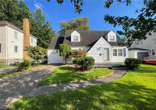 Photo 3 of Single family home for sale at 3910 Palisades Dr, Weirton, WV 26062 | MLS# 5230437 | Listing updated on 2026-09-02
