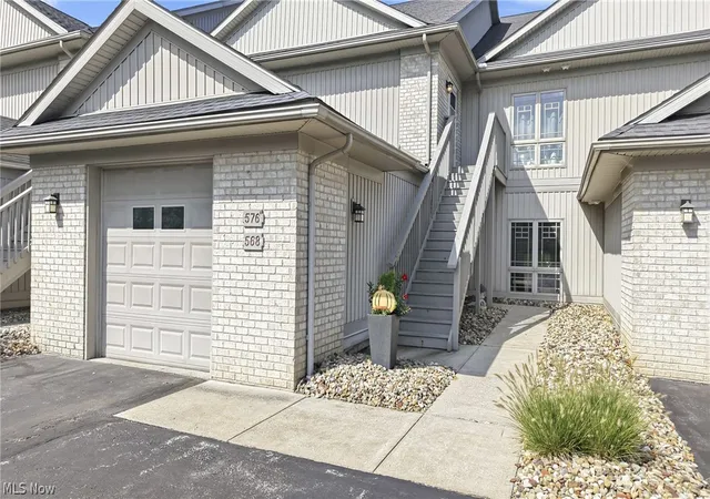 Photo 1 of Condo for sale at 568 Lakeview Blvd #568, Lake Milton, OH 44429 | MLS# 5237025 | Listing updated on 2026-09-13
