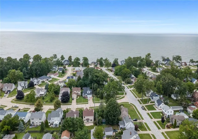 Photo 2 of Single family home for sale at 29008 Uxbridge Dr, Willowick, OH 44095 | MLS# 5239796 | Listing updated on 2026-08-31