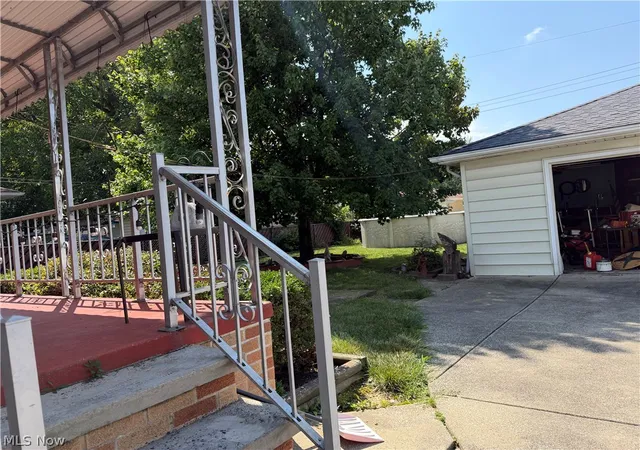 Photo 3 of Single family home for sale at 7170 Oakwood Rd, Parma, OH 44130 | MLS# 5238540 | Listing updated on 2026-09-10