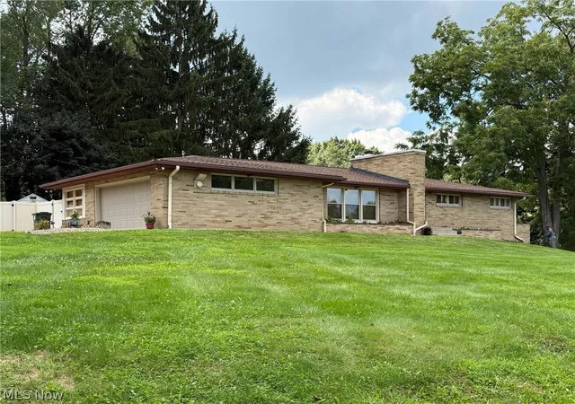 Photo 1 of Sale Pending at 4825 Gardendale Ave Ne, Canton, OH 44714 | MLS# 5240680 | Listing updated on 2026-09-14