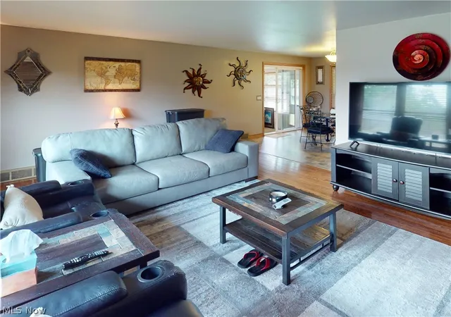 Photo 2 of Sale Pending at 4825 Gardendale Ave Ne, Canton, OH 44714 | MLS# 5240680 | Listing updated on 2026-09-14