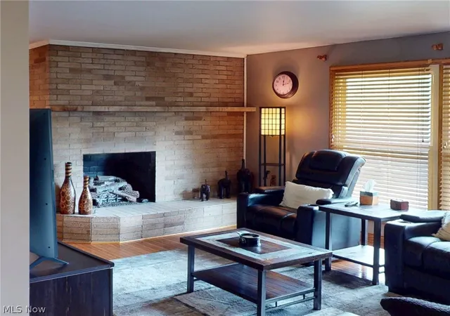 Photo 3 of Sale Pending at 4825 Gardendale Ave Ne, Canton, OH 44714 | MLS# 5240680 | Listing updated on 2026-09-14