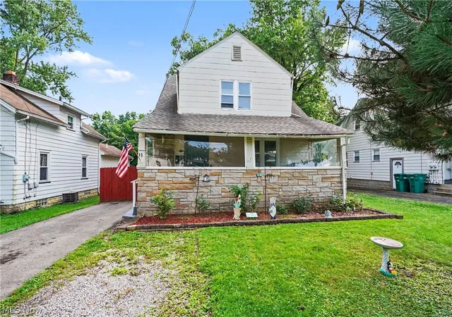 Single family home for sale at 15 Massachusetts Ave, Poland, OH 44514 | MLS# 5240542