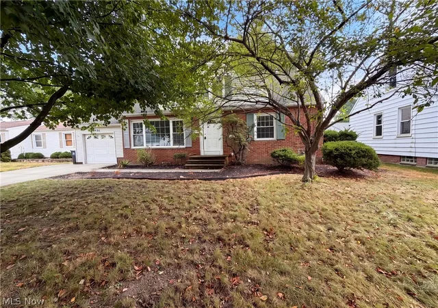 Photo 1 of Sale Pending at 971 Learidge Rd, Cleveland, OH 44124 | MLS# 5239394 | Listing updated on 2026-09-04