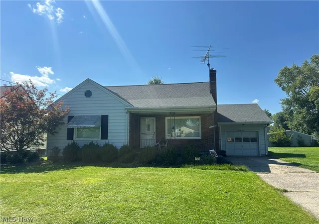 Single family home for sale at 92 Camvet Dr, Campbell, OH 44405 | MLS# 5240723