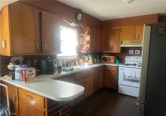 Photo 3 of Single family home for sale at 92 Camvet Dr, Campbell, OH 44405 | MLS# 5240723 | Listing updated on 2026-09-22