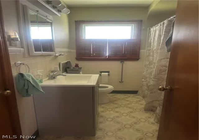 Photo 3 of Single family home for sale at 92 Camvet Dr, Campbell, OH 44405 | MLS# 5240723 | Listing updated on 2026-09-22