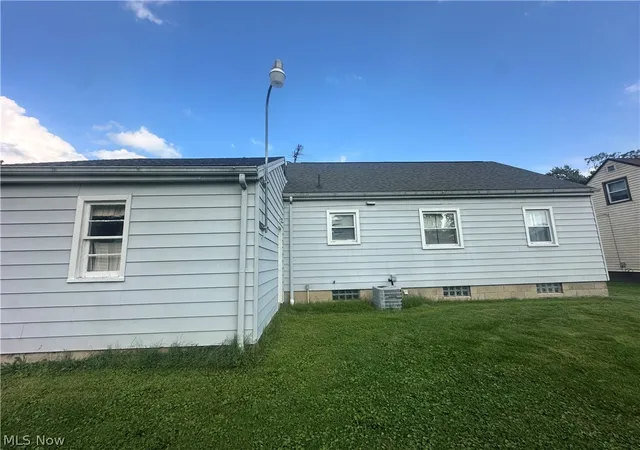 Photo 9 of Single family home for sale at 92 Camvet Dr, Campbell, OH 44405 | MLS# 5240723 | Listing updated on 2026-09-22