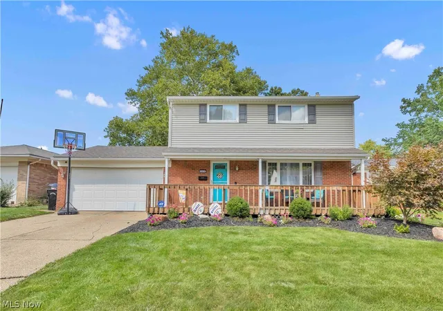 Photo 1 of Single family home for sale at 208 Georgia Ave, Elyria, OH 44035 | MLS# 5239991 | Listing updated on 2026-09-22