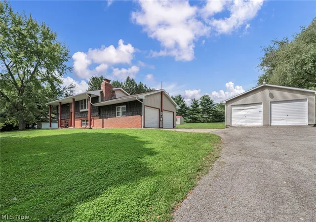 Photo 2 of Single family home for sale at 275 Smedley Dr, Washingtonville, OH 44490 | MLS# 5239861 | Listing updated on 2026-09-22
