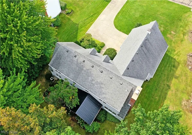 Photo 4 of Sale Pending at 116 Beechwood Dr, Cortland, OH 44410 | MLS# 5240174 | Listing updated on 2026-09-12