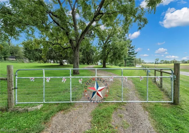 Photo 3 of Single family home for sale at 6012 Apollo Rd Ne, Salineville, OH 43945 | MLS# 5240637 | Listing updated on 2026-09-03