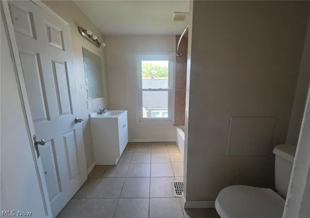 Photo 3 of Single family home for sale at 1226 Shriver Ave Ne, Canton, OH 44705 | MLS# 5240638 | Listing updated on 2026-09-17