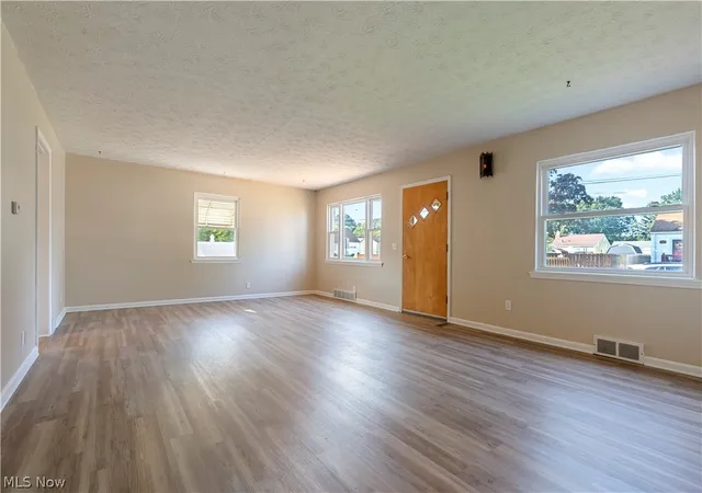 Photo 3 of Single family home for sale at 3045 Bayer Cir, Massillon, OH 44646 | MLS# 5240202 | Listing updated on 2026-09-05