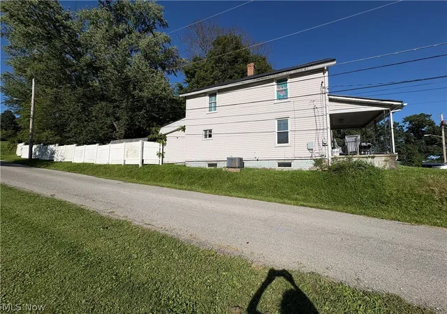 Photo 2 of Single family home for sale at 298 E Grant St, East Palestine, OH 44413 | MLS# 5238091 | Listing updated on 2026-10-02