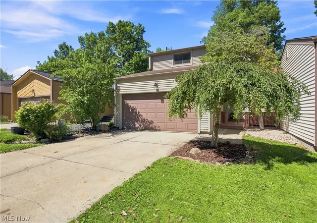 Photo 2 of Sale Pending at 9805 Country Scene Ln, Mentor, OH 44060 | MLS# 5239534 | Listing updated on 2026-09-14