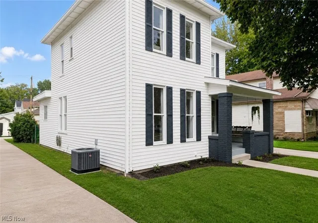 Photo 2 of Single family home for sale at 705 N Walnut St, Dover, OH 44622 | MLS# 5240742 | Listing updated on 2026-09-02