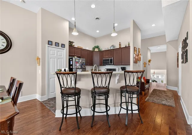 Photo 4 of Condo for sale at 1321 Cascade Cir Nw, Canton, OH 44708 | MLS# 5240453 | Listing updated on 2026-09-15