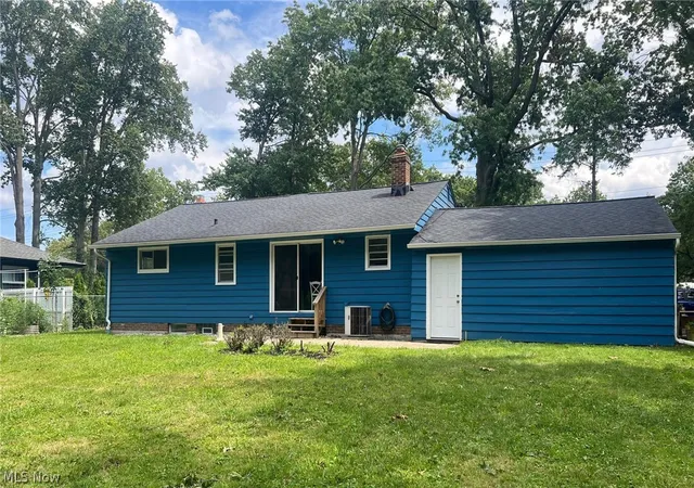 Photo 3 of Sale Pending at 1842 Columbia Rd, Westlake, OH 44145 | MLS# 5240754 | Listing updated on 2026-10-02