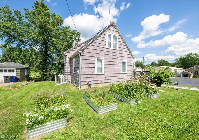 Photo 2 of Sale Pending at 537 Coolman Ave, Ravenna, OH 44266 | MLS# 5239479 | Listing updated on 2026-09-05