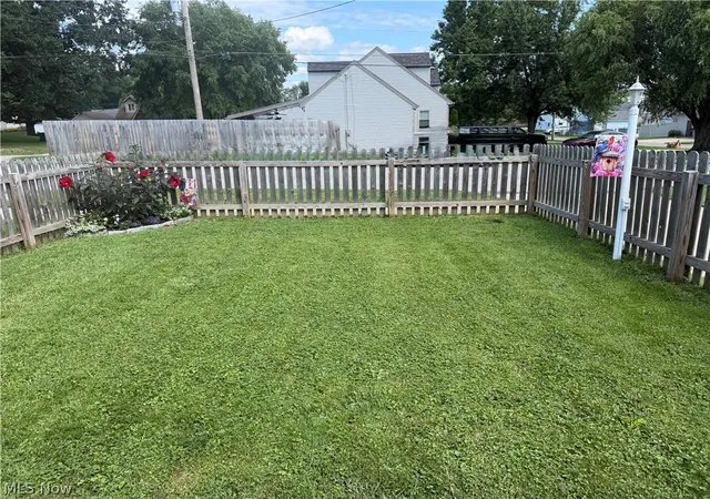 Photo 3 of Single family home for sale at 512 Maplewood Ave, Struthers, OH 44471 | MLS# 5240760 | Listing updated on 2026-10-06