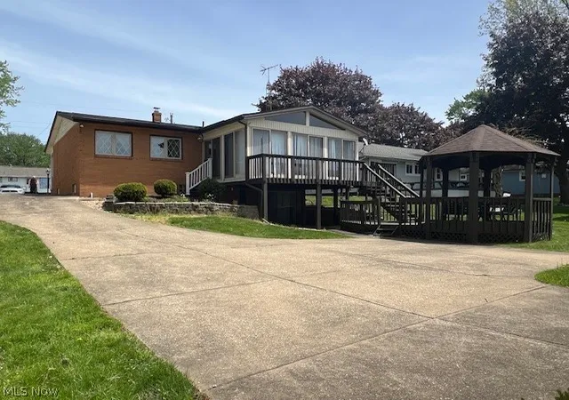 Photo 3 of Sale Pending at 1124 Nw Valley Dr Nw, North Canton, OH 44720 | MLS# 5240538 | Listing updated on 2026-09-08