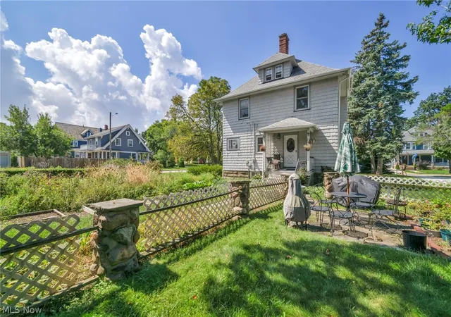 Photo 4 of Single family home for sale at 1537 Grace Ave, Lakewood, OH 44107 | MLS# 5239992 | Listing updated on 2026-09-08