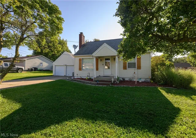 Photo 1 of Sale Pending at 2380 Perry Dr Sw, Canton, OH 44706 | MLS# 5240745 | Listing updated on 2026-09-12