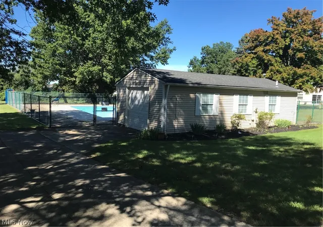 Photo 39 of Sale Pending at 13956 Oakbrook Dr #3956, North Royalton, OH 44133 | MLS# 5240462 | Listing updated on 2026-09-30