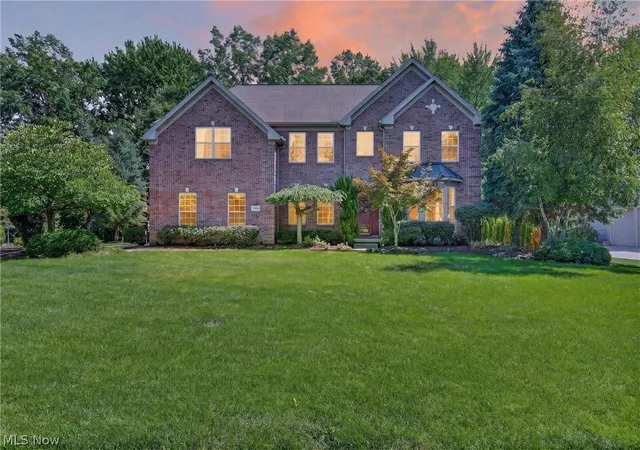 Photo 2 of Sale Pending at 30951 Kilgour Dr, Westlake, OH 44145 | MLS# 5239397 | Listing updated on 2026-09-05