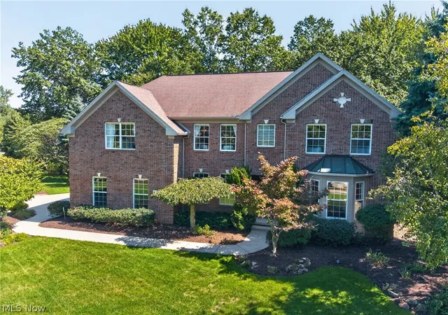 Photo 3 of Sale Pending at 30951 Kilgour Dr, Westlake, OH 44145 | MLS# 5239397 | Listing updated on 2026-09-05