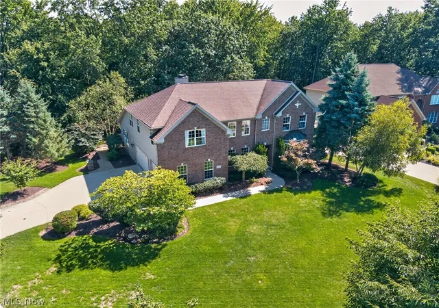 Photo 3 of Sale Pending at 30951 Kilgour Dr, Westlake, OH 44145 | MLS# 5239397 | Listing updated on 2026-09-05