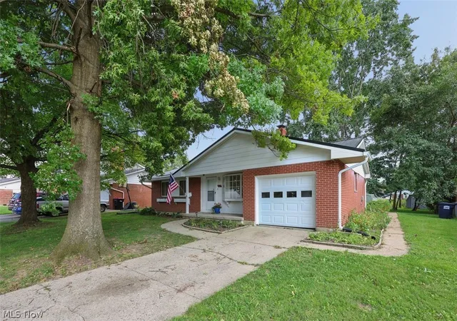 Photo 2 of Single family home for sale at 469 Alford Dr, Newark, OH 43055 | MLS# 5240670 | Listing updated on 2026-09-11