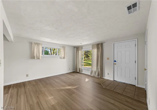 Photo 4 of Sale Pending at 1744 Westwood Dr, Twinsburg, OH 44087 | MLS# 5239905 | Listing updated on 2026-10-07