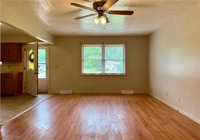 Photo 4 of Sale Pending at 4823 Dunsmore Ave, Ashtabula, OH 44004 | MLS# 5240825 | Listing updated on 2026-09-08