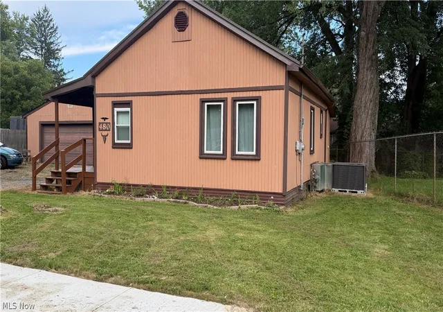 Photo 4 of Single family home for sale at 480 N Leavitt Rd, Leavittsburg, OH 44430 | MLS# 5240841 | Listing updated on 2026-10-03