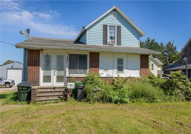 Photo 2 of Single family home for sale at 439 W Main St, Alliance, OH 44601 | MLS# 5240819 | Listing updated on 2026-10-07