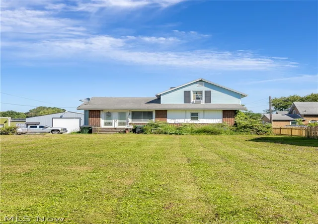 Photo 3 of Single family home for sale at 439 W Main St, Alliance, OH 44601 | MLS# 5240819 | Listing updated on 2026-10-07