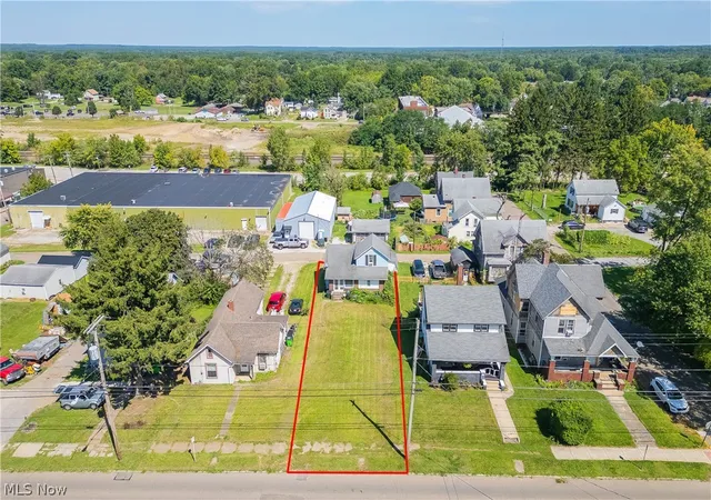 Photo 4 of Single family home for sale at 439 W Main St, Alliance, OH 44601 | MLS# 5240819 | Listing updated on 2026-10-07