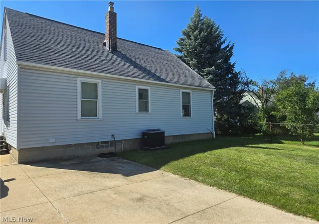 Photo 3 of Sale Pending at 2783 9th St, Cuyahoga Falls, OH 44221 | MLS# 5240859 | Listing updated on 2026-09-07
