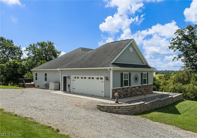 Photo 4 of Single family home for sale at 1692 Township Road 102, Dillonvale, OH 43917 | MLS# 5240739 | Listing updated on 2026-09-03
