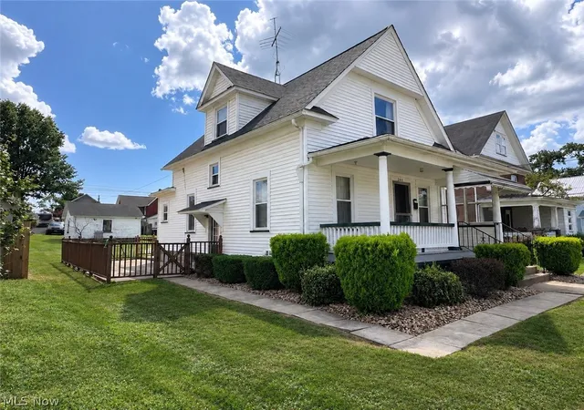 Photo 2 of Single family home for sale at 287 W North Ave, East Palestine, OH 44413 | MLS# 5240849 | Listing updated on 2026-09-10