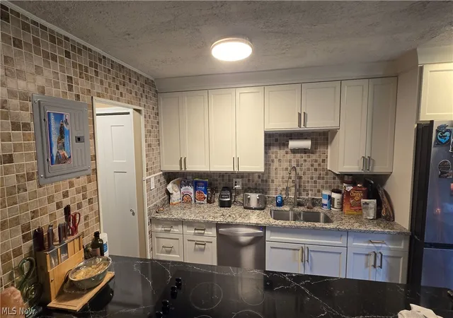 Listing Photo 2 - Condo for sale in building located at 315 Solon Rd, Chagrin Falls, OH 44022 - Unit #202