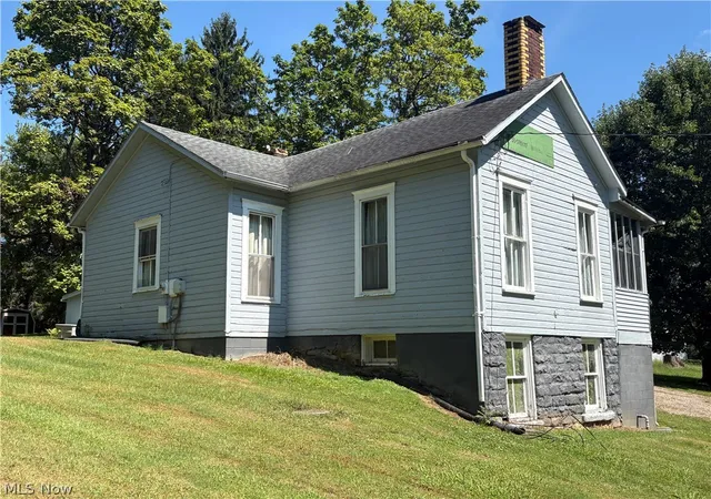Photo 2 of Single family home for sale at 1405 Henry St, Zanesville, OH 43701 | MLS# 5240824 | Listing updated on 2026-09-03